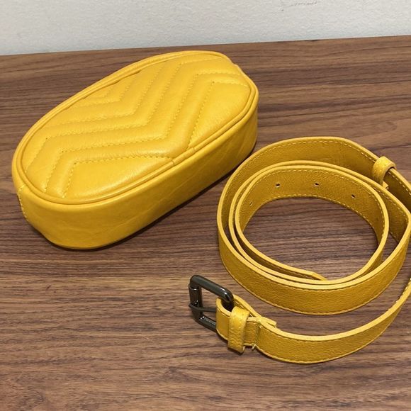 Italian Leather Bum Bag in Yellow Stitched design on front / gunmetal hardware. - Picture 8 of 8